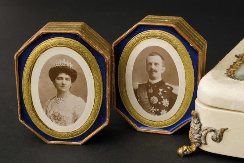 Scatolina commemorativa del battesimo di Umberto II di Savoia, Regno d'Italia