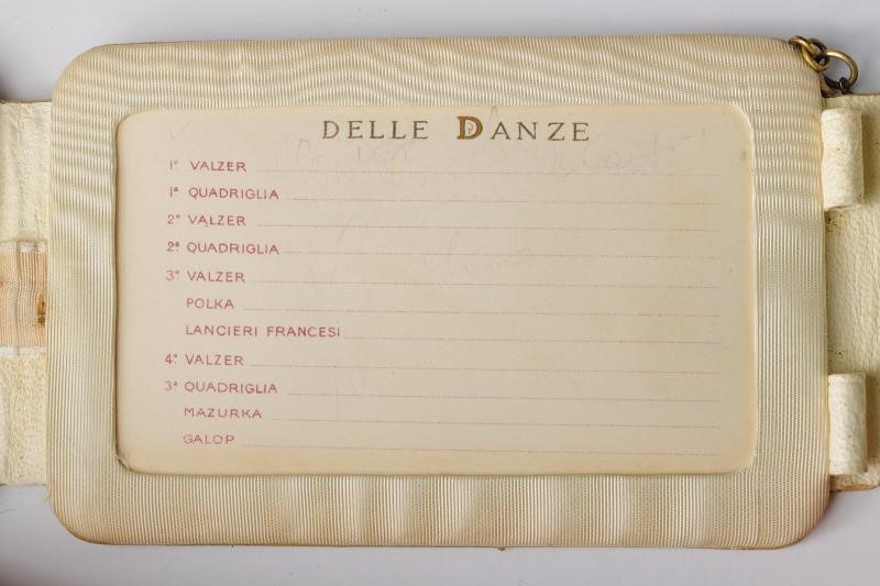 Carnet di ballo di corte, epoca di Vittorio Emanuele III, Torino, 7 x 11.5 cm.