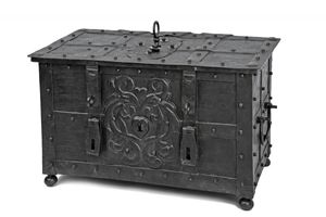 Forziere in ferro battuto