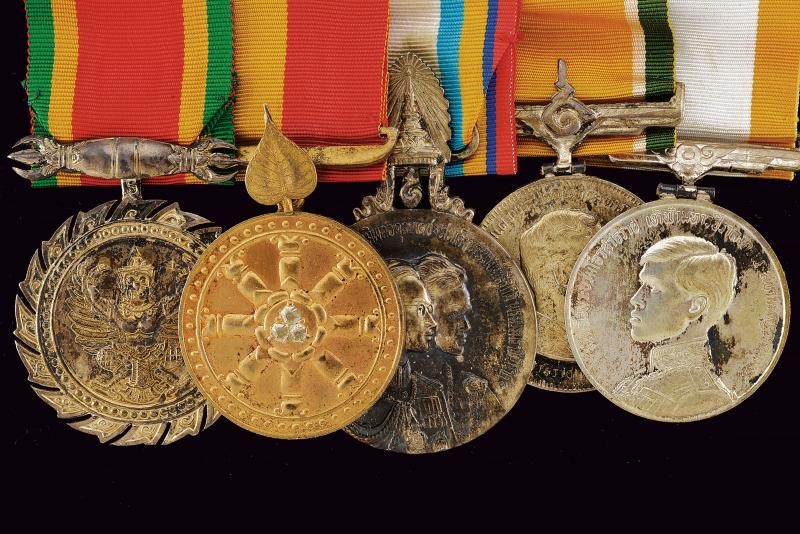 Medaglie commemorative thailandesi, Barretta con cinque decorazioni
