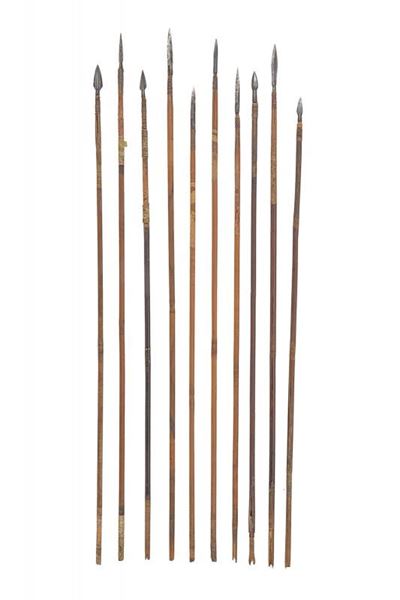Lotto di dieci frecce, lunghezza 65-72 cm, tecnica asiatica