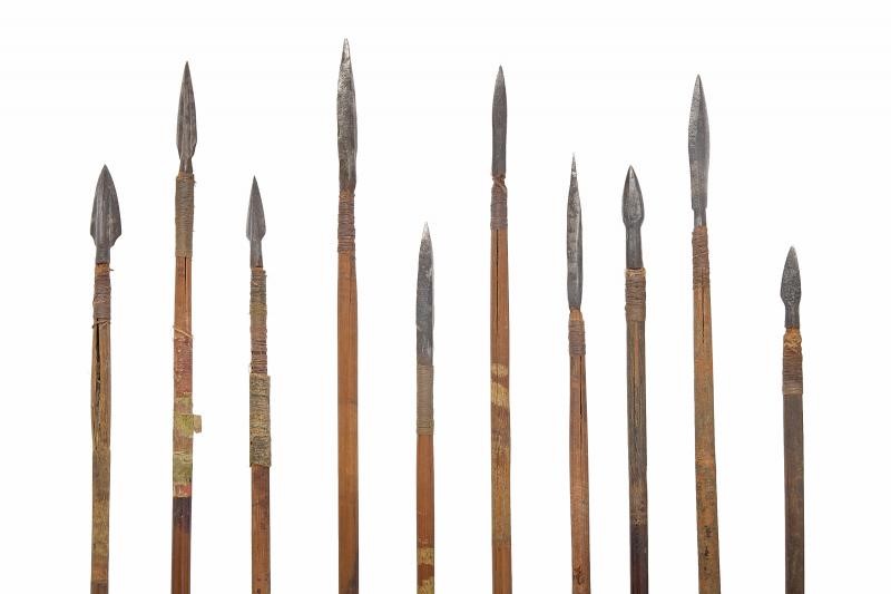 Lotto di dieci frecce, lunghezza 65-72 cm, tecnica asiatica