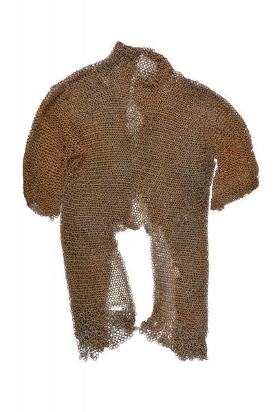 Usbergo di maglia, ferro, Europa orientale, altezza circa 90 cm