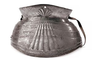 Guardarene gotico con batticulo