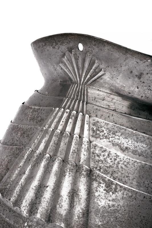 Guardarene gotico con batticulo, Germania, XX secolo, 39 x 28 cm