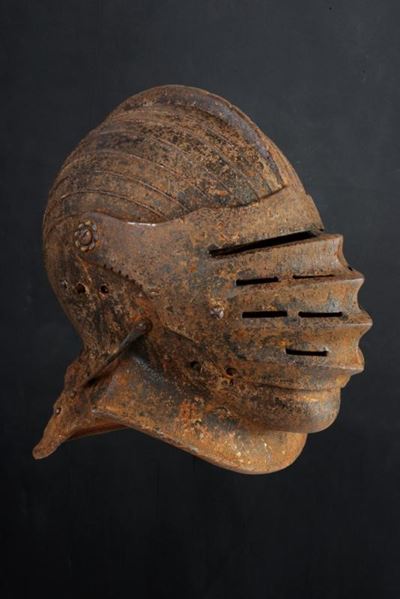 Elmetto da cavallo massimiliano, Europa, Altezza 29,5 cm