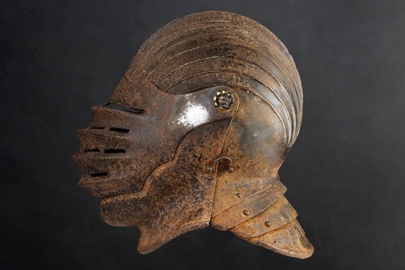 Elmetto da cavallo massimiliano, Europa, Altezza 29,5 cm