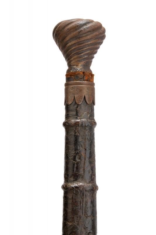 Spadona a due mani, lama dritta in ferro, altezza 162,5 cm