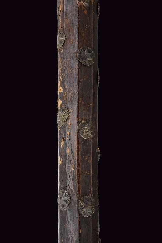Alabarda, Ferro in patina con cuspide a quadrello