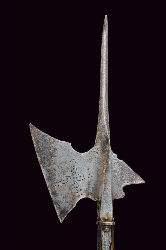 Alabarda tedesca con cuspide e decorazioni, altezza 234 cm