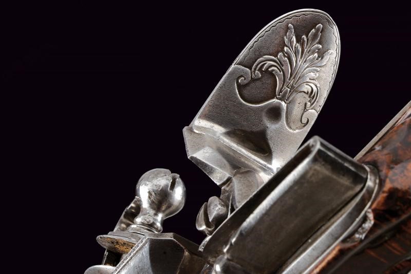 Corsetto, Pistola a pietra focaia con fornimenti in argento