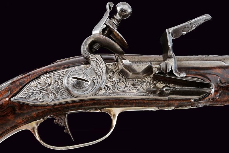 Corsetto, Pistola a pietra focaia con fornimenti in argento
