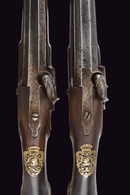 Italia Meridionale, Paio di lunghe pistole a luminello, lunghezza 52.5 cm.