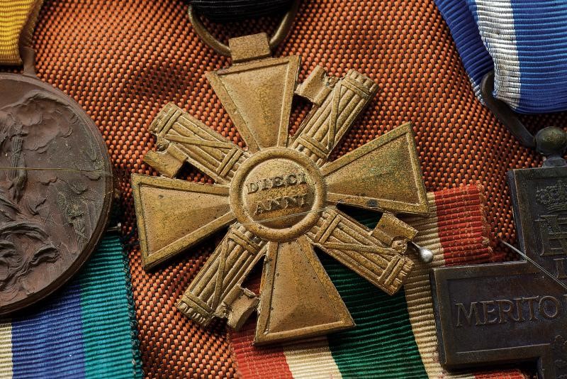 Regno d'Italia, Pugnale mod. 1932 MVSN con Cassetta Contenente Ordini e Medaglie