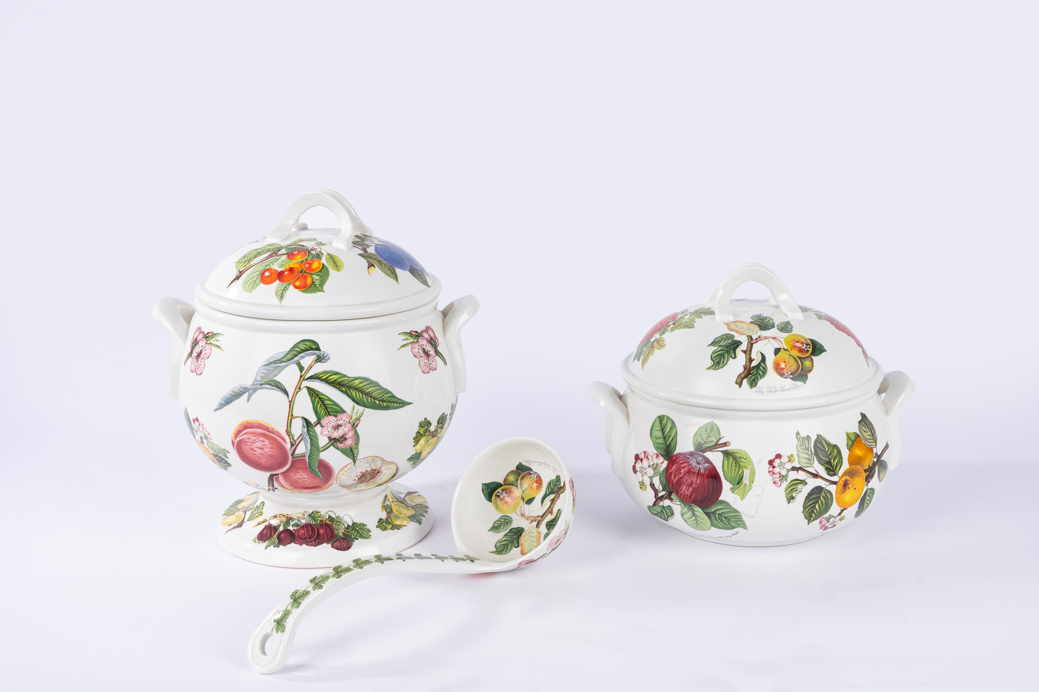 Portmeirion, Servizio in porcellana collezione Pomona, 73 pezzi, Inghilterra, secolo XX