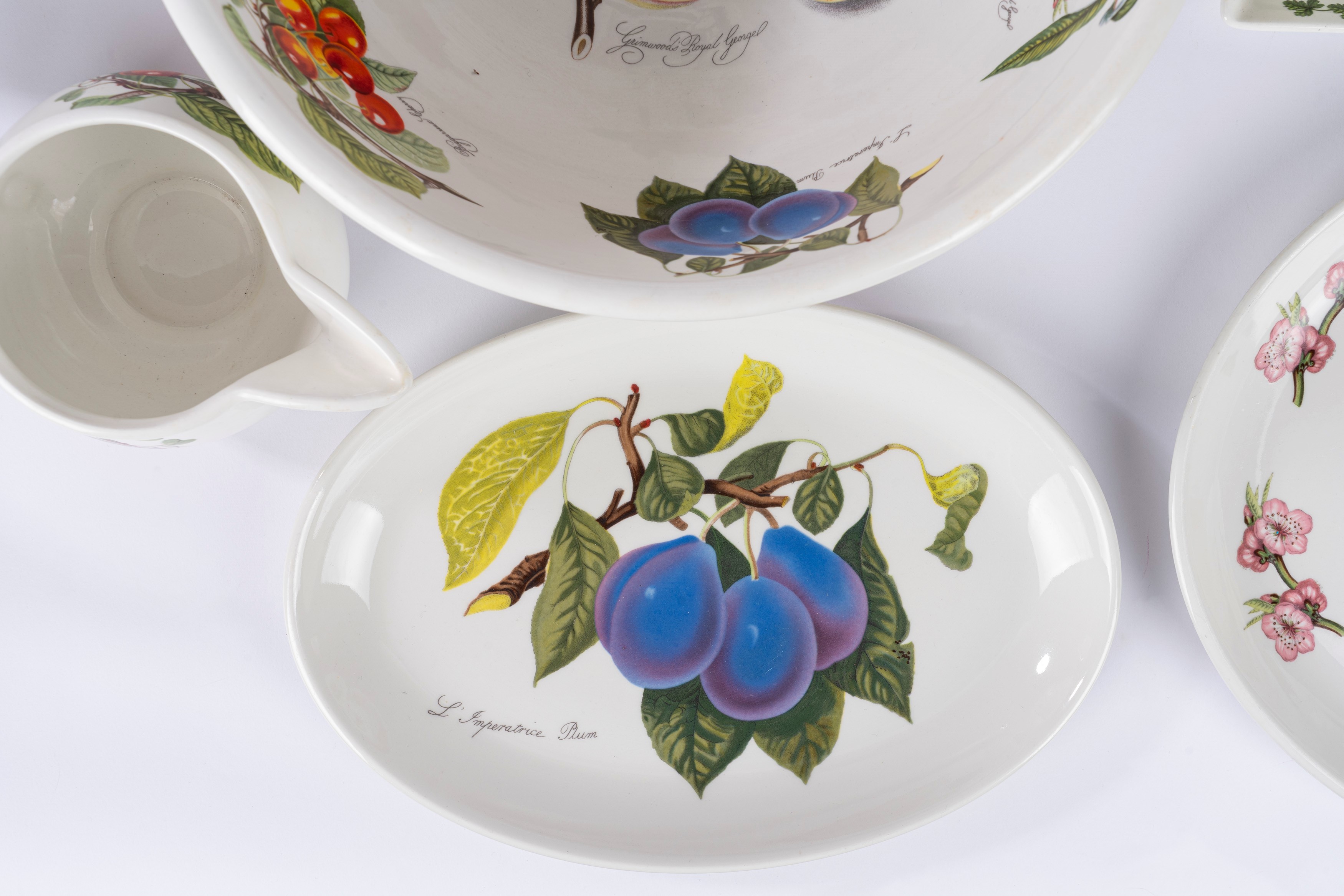 Portmeirion, Servizio in porcellana collezione Pomona, 73 pezzi, Inghilterra, secolo XX