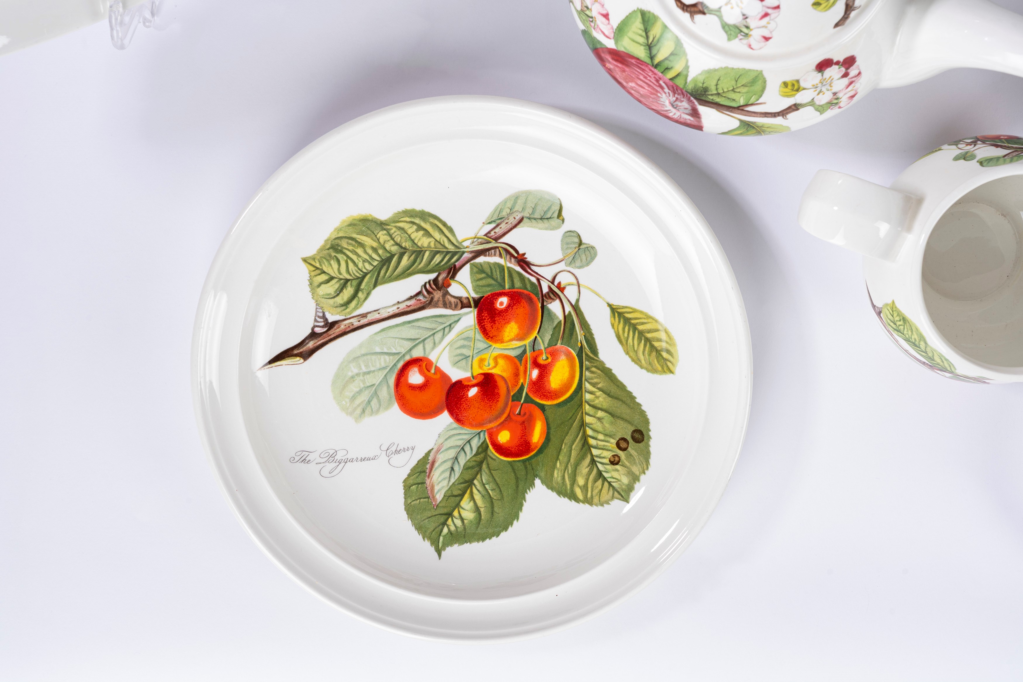 Portmeirion, Servizio in porcellana collezione Pomona, 73 pezzi, Inghilterra, secolo XX