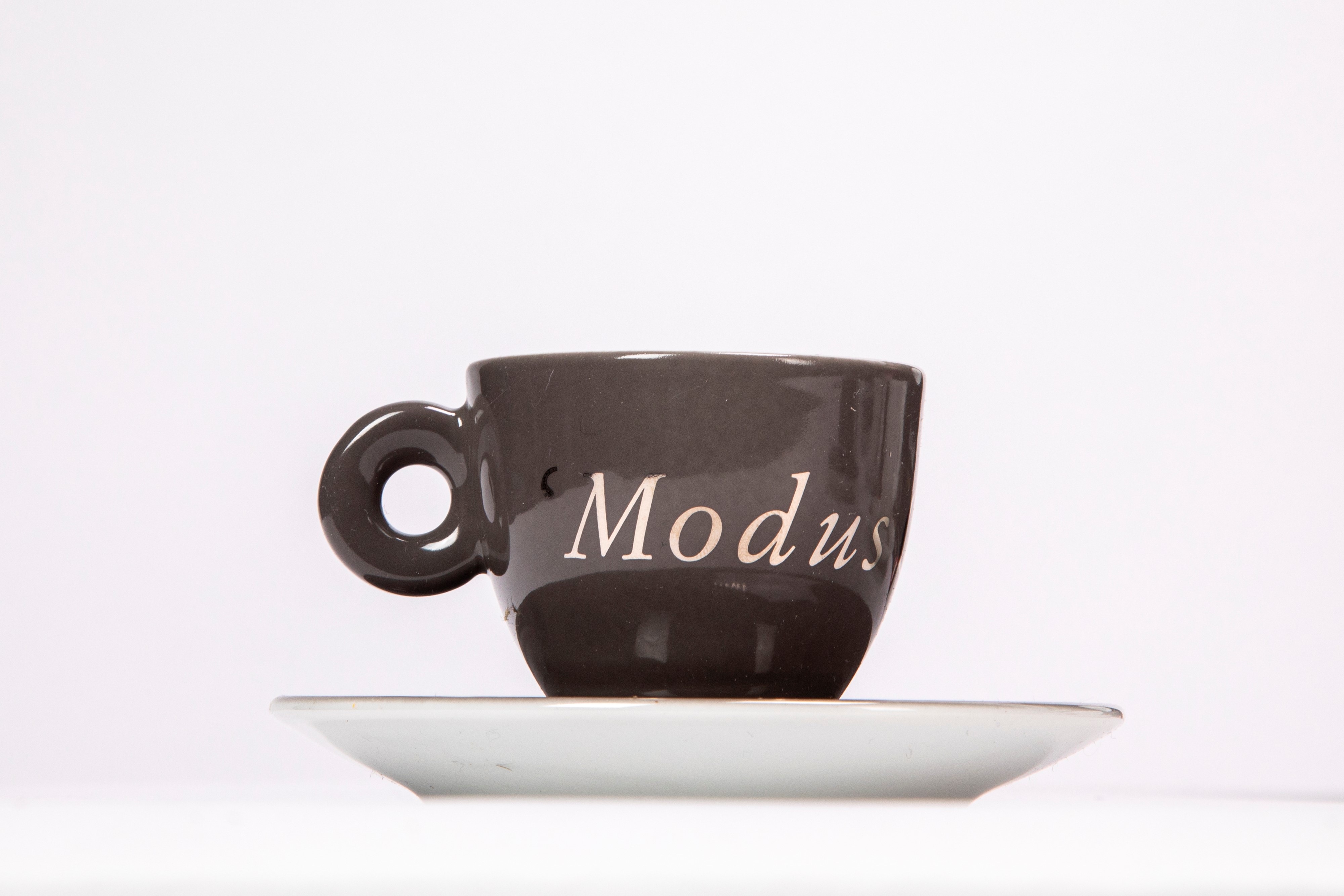 "Modus Operandi" – Joseph Kosuth, Set di sei tazzine da espresso, edizione Illycaffè “Illy Collec...