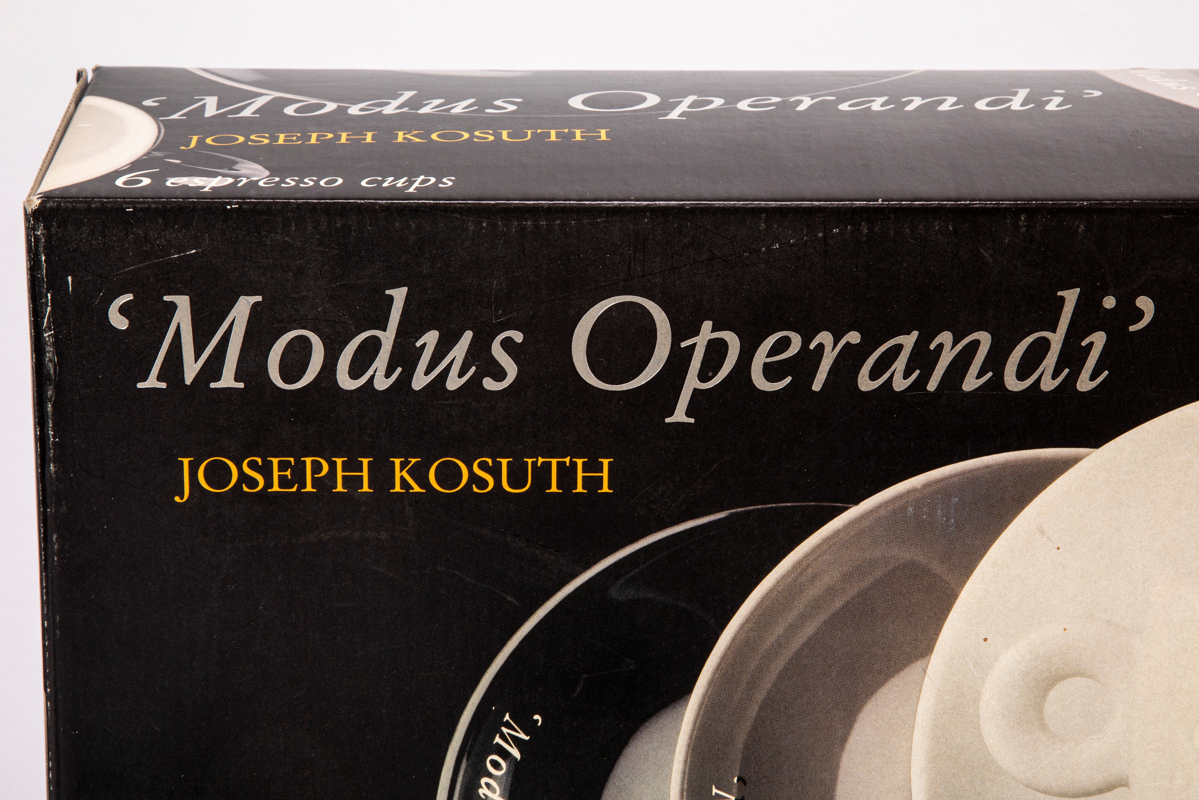 "Modus Operandi" – Joseph Kosuth, Set di sei tazzine da espresso, edizione Illycaffè “Illy Collec...