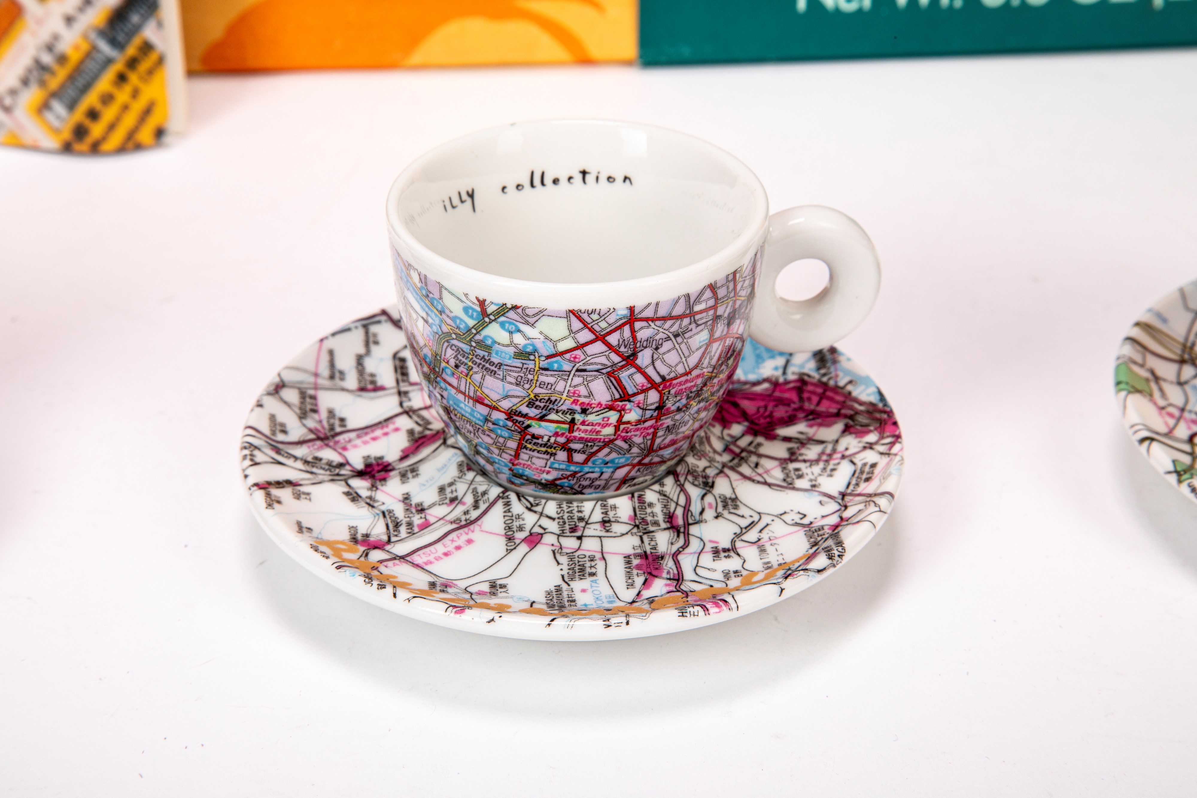 Set di cinque tazzine da espresso, edizione Illycaffè “Illy Collection”, numerate e firmate.