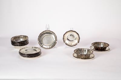 Set di dodici ciotoline con piattino in argento, Italia, metà secolo XX