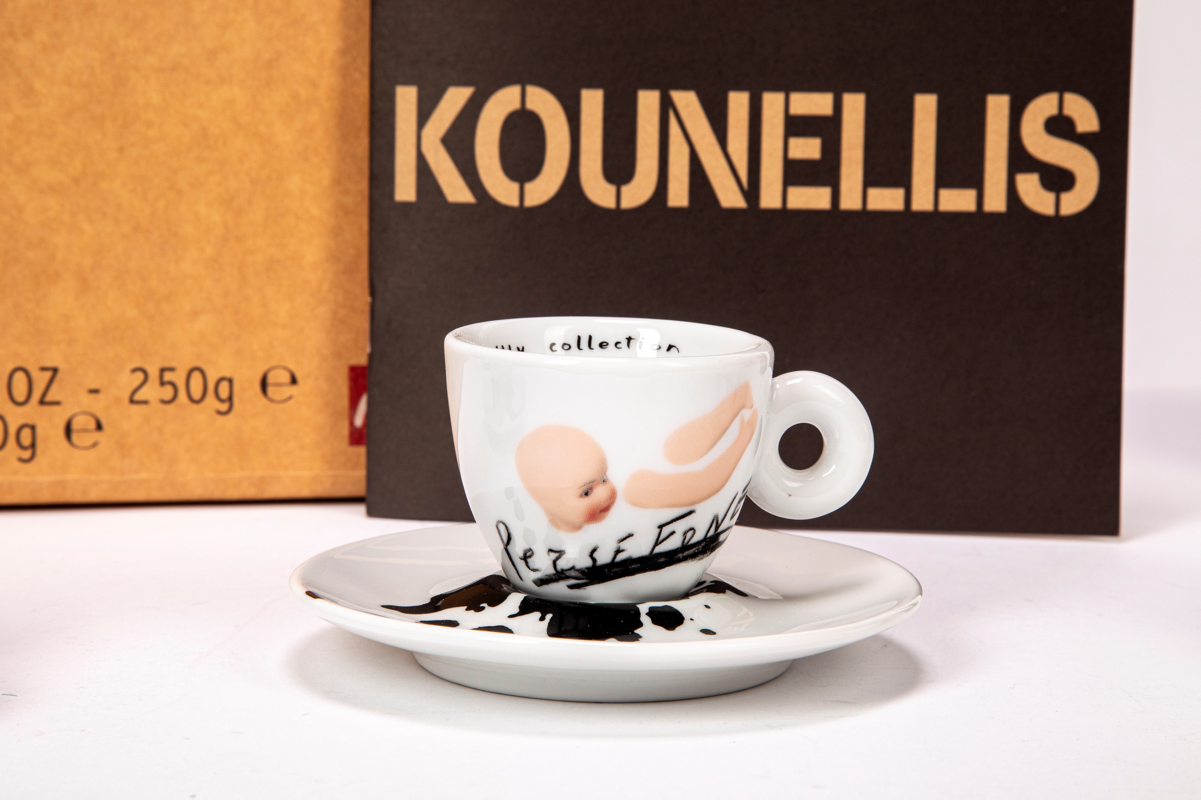 Set di quattro tazzine da espresso, edizione Illycaffè “Illy Collection”, numerate e firmate.