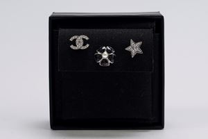 Lotto di tre orecchini