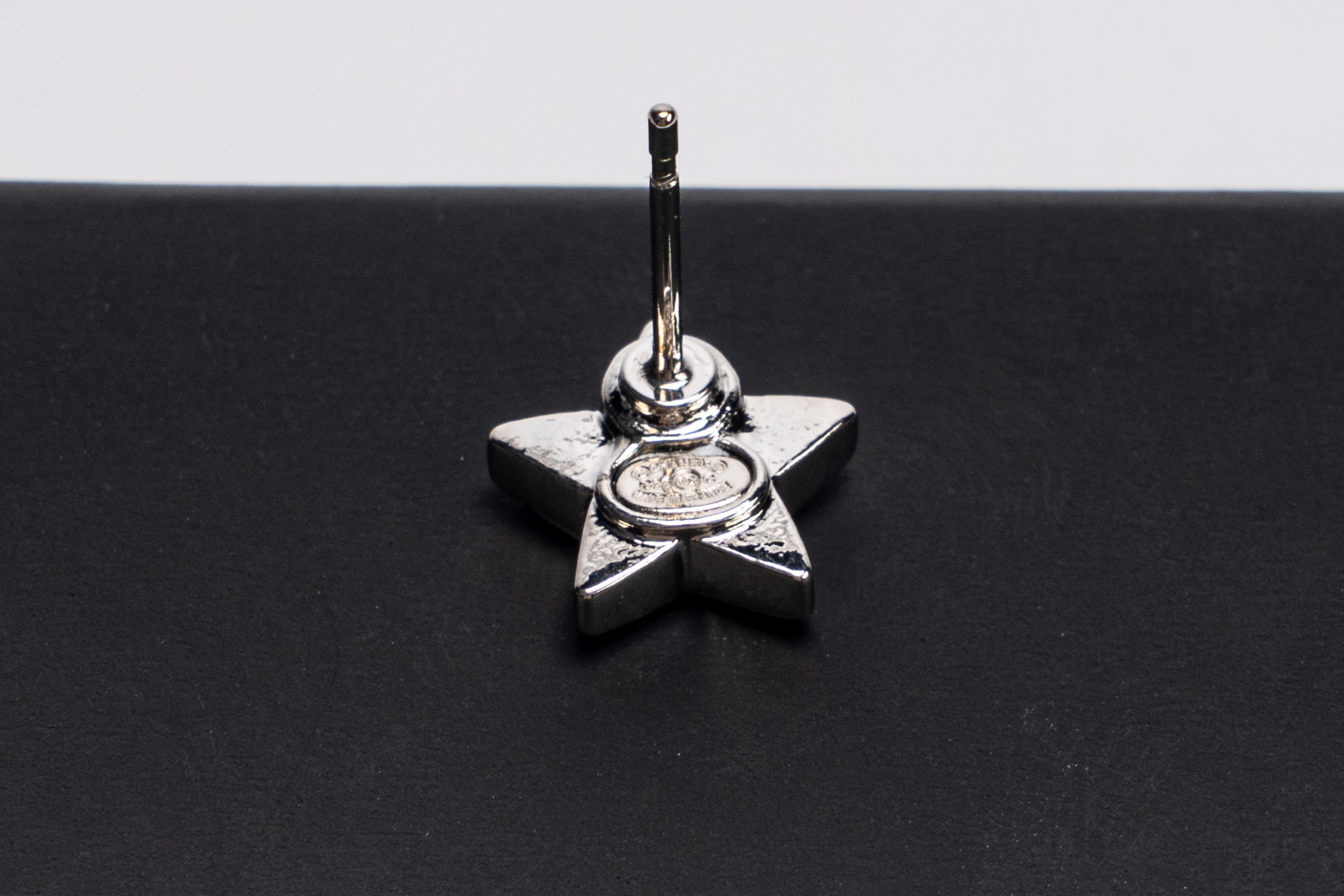 Lotto di tre orecchini