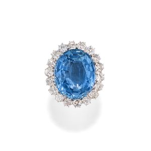 Anello con grande zaffiro Burma e diamanti