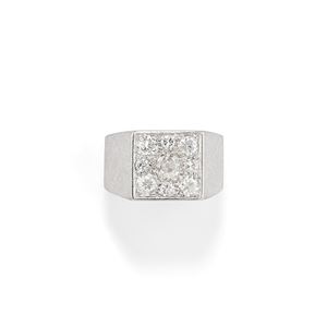 Ring with diamonds