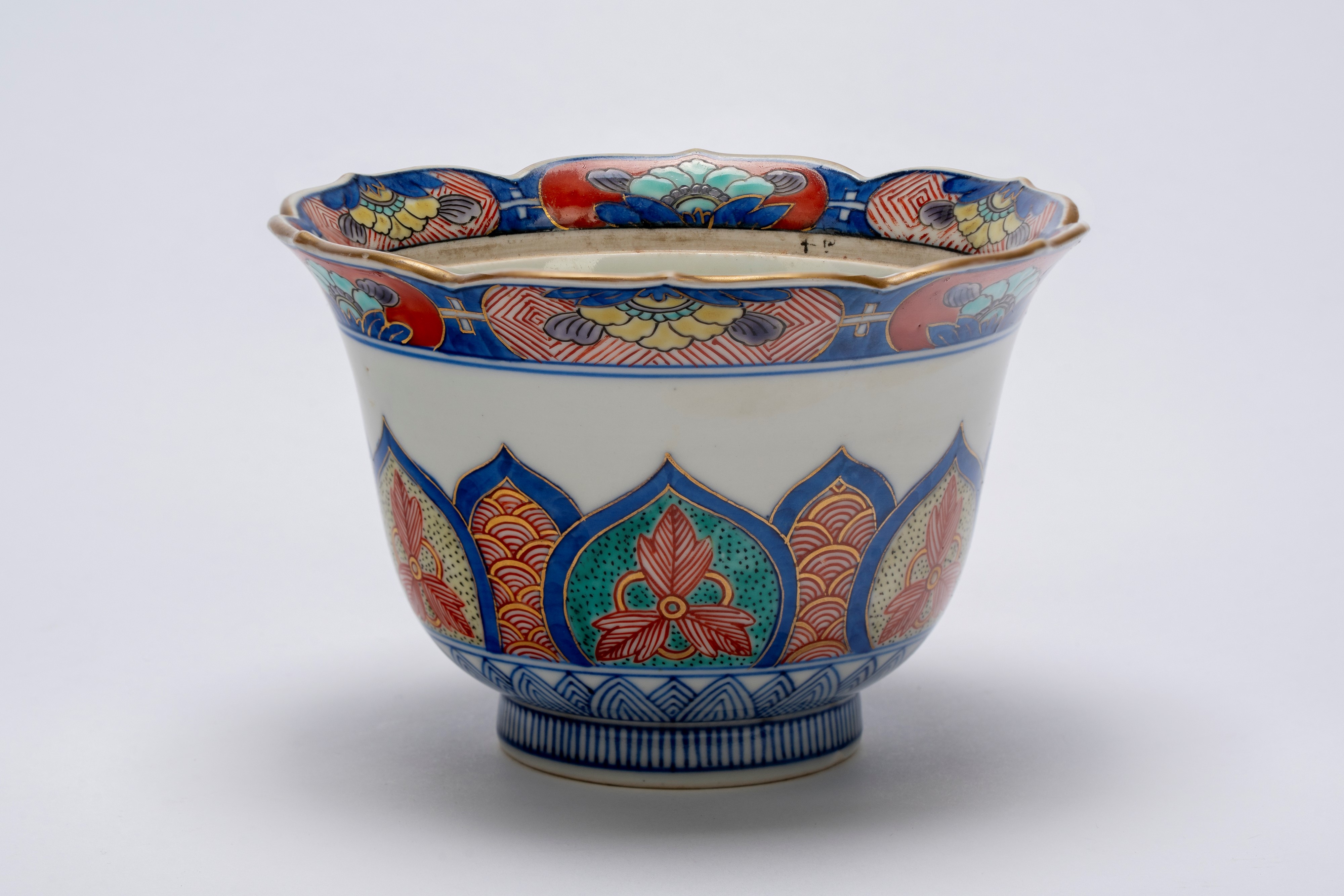 Piccolo portavasi Kutani, Giappone, Periodo Meiji