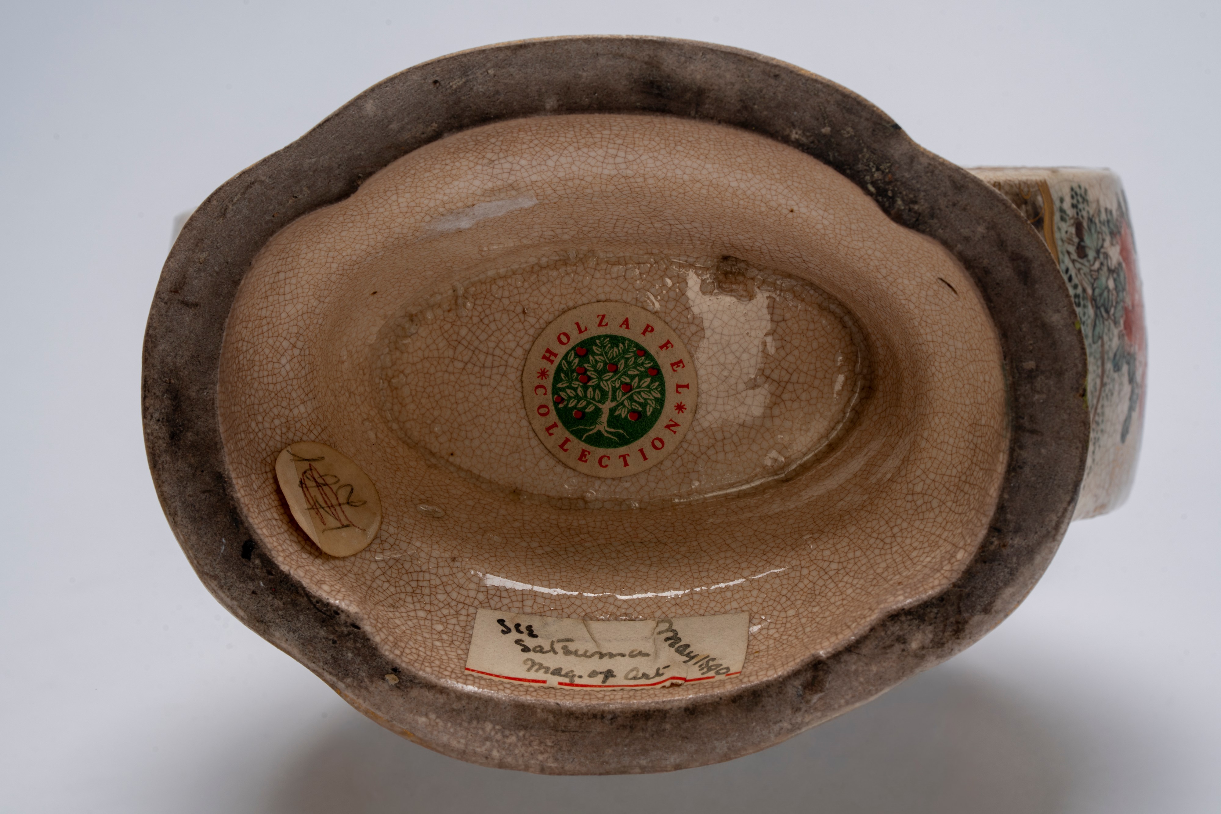 Bel vaso "moon flask" (tsuki-tsubo) Satsuma, periodo Meiji, ca. 1880–1890.