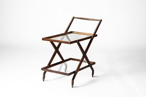 Carrello porta vivande in legno con due piani in vetro e piedi muniti di rotelle