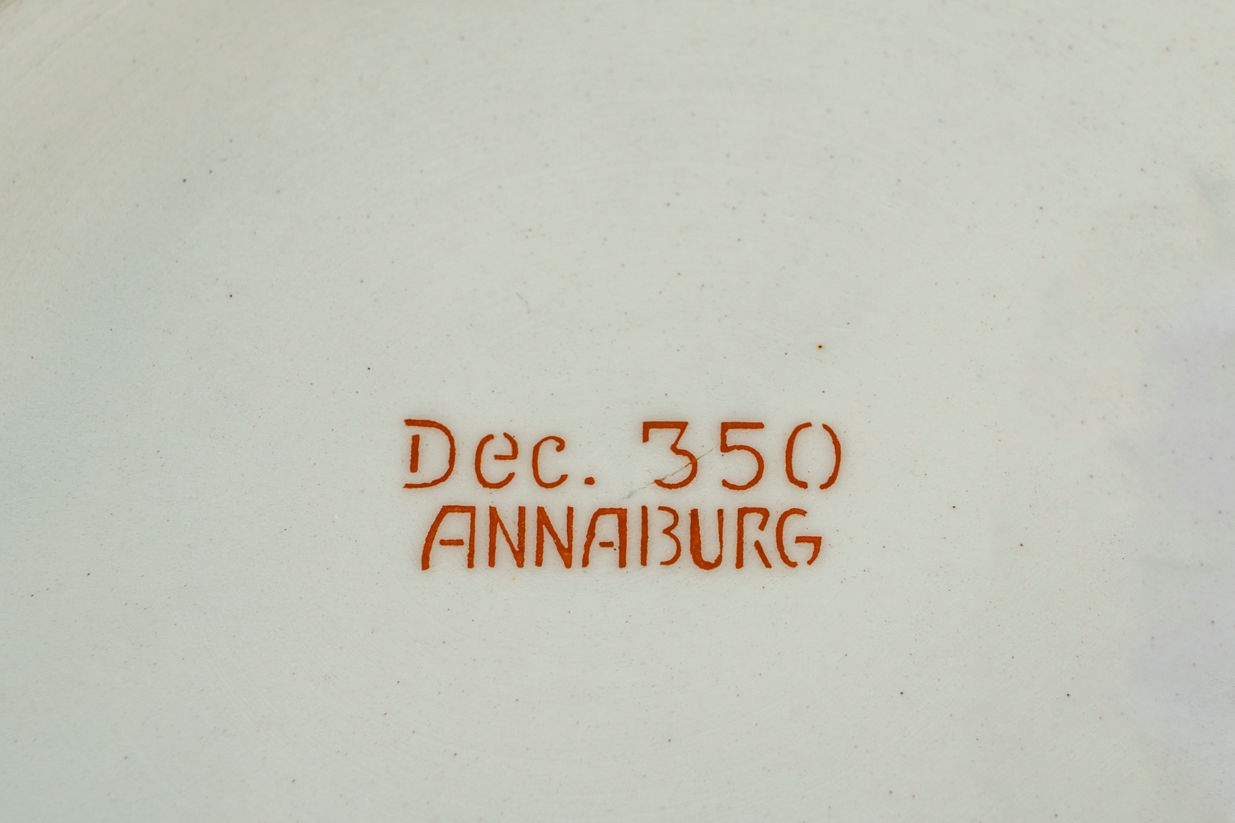 Set di sei ciotole in ceramica smaltata nei toni del marrone e del rosa di misure differenti