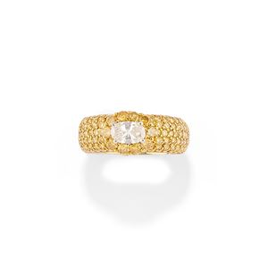 Anello con diamante