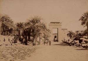 Karnak, Sfingi er Pilons de Ptolomeo