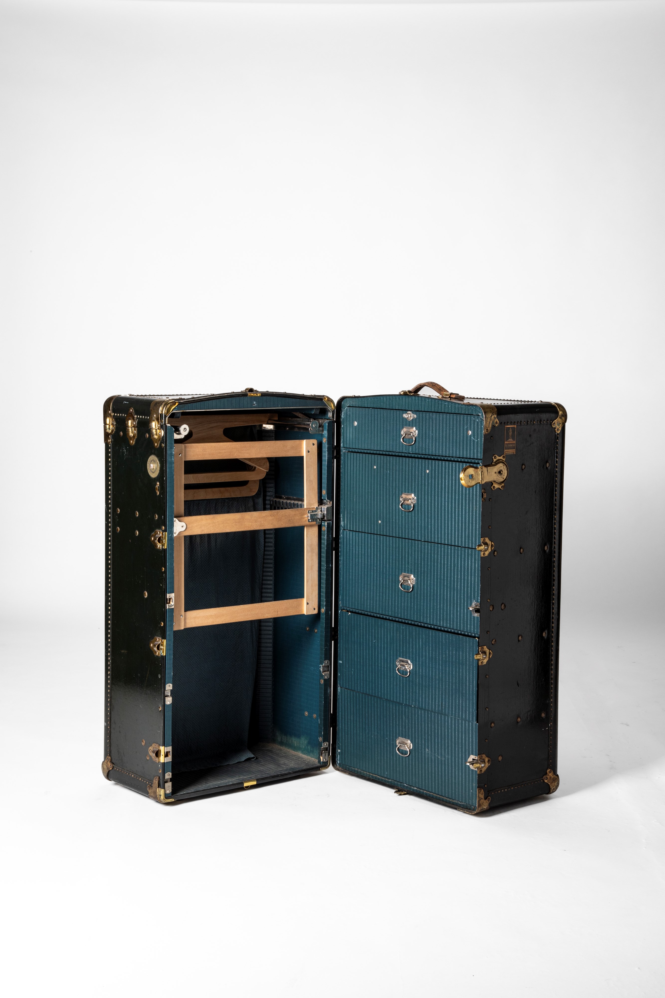 The Oshkosh Trunk Company. Baule Guardaroba da Viaggio. Inizio Secolo XX