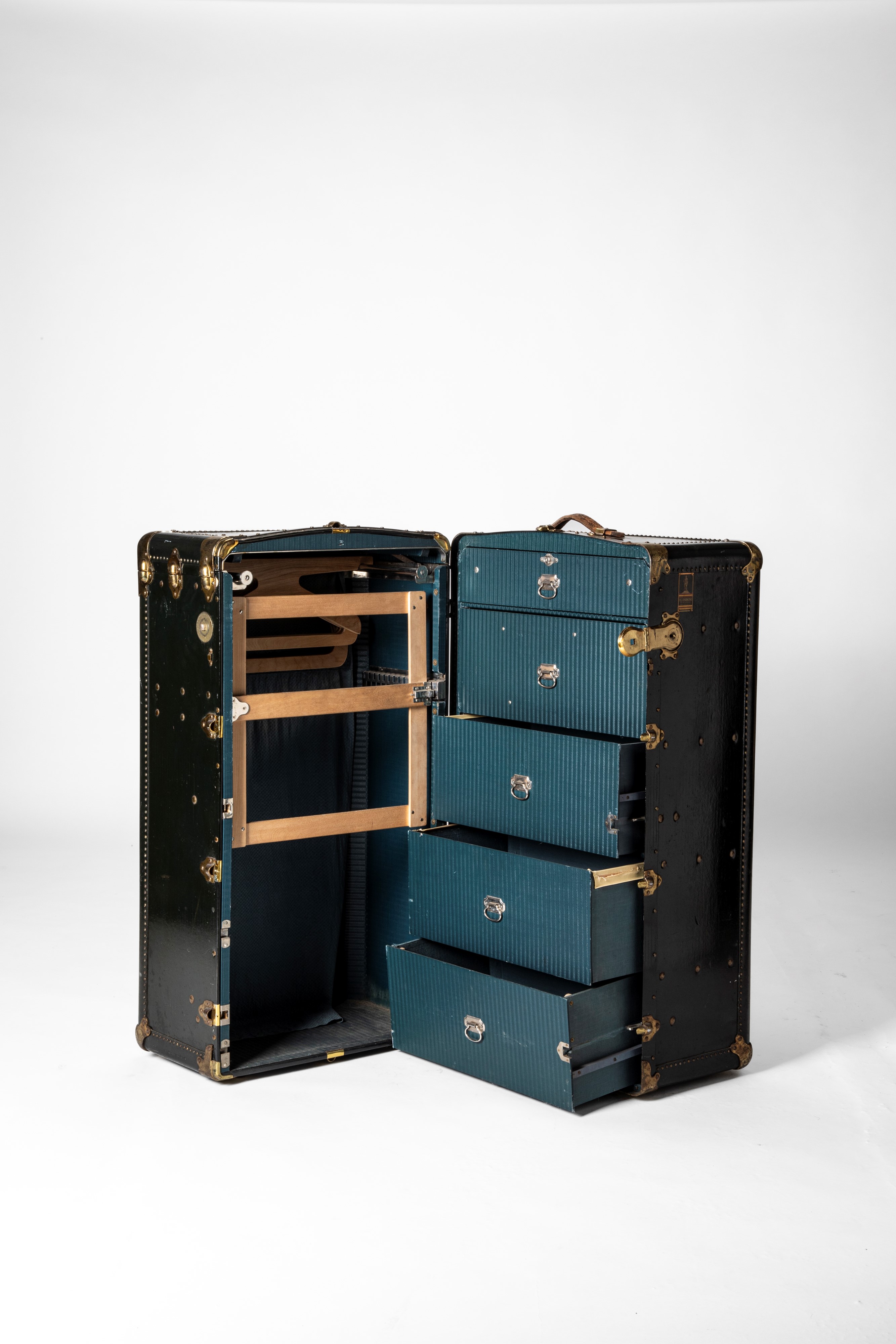 The Oshkosh Trunk Company. Baule Guardaroba da Viaggio. Inizio Secolo XX