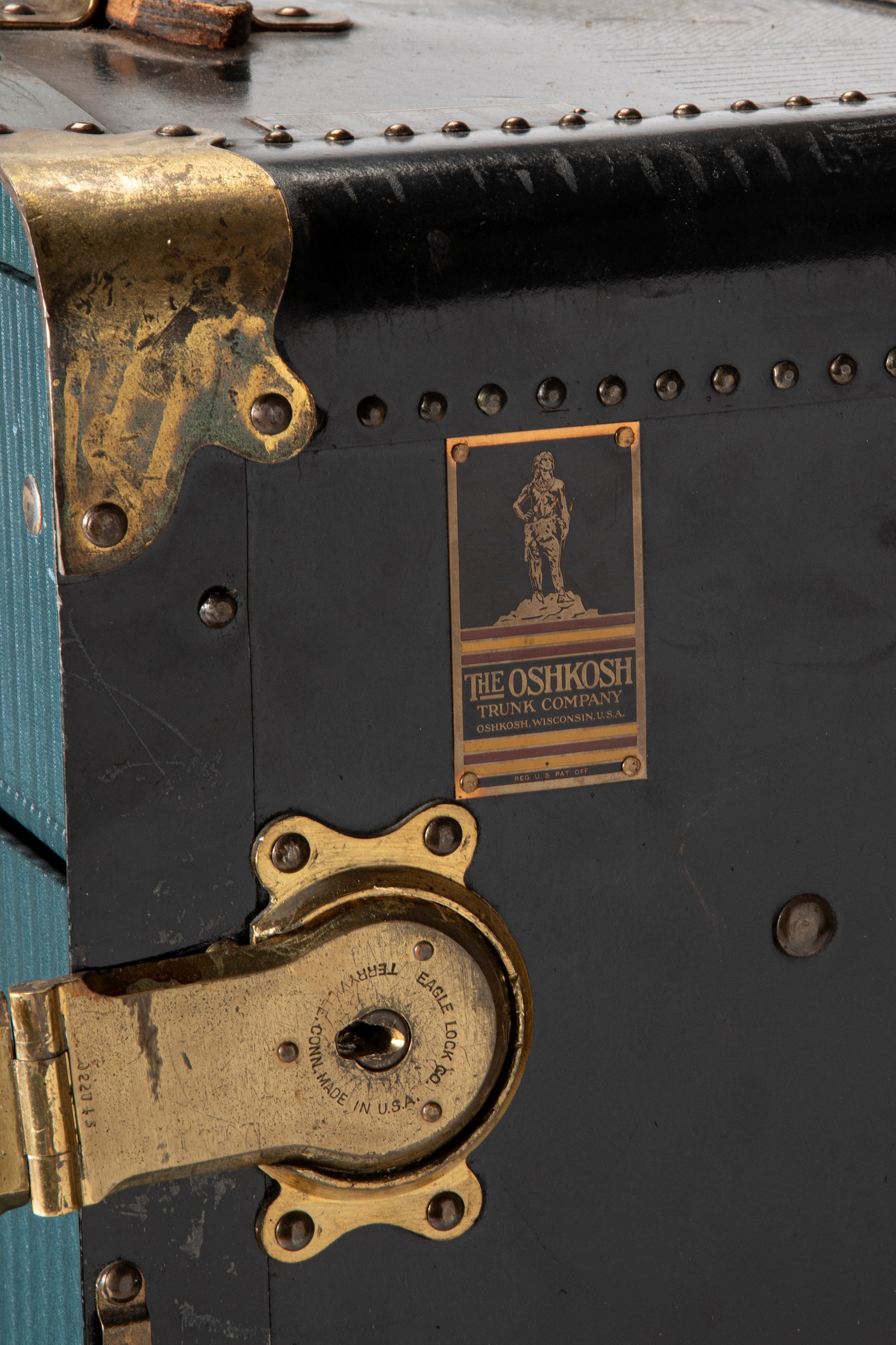 The Oshkosh Trunk Company. Baule Guardaroba da Viaggio. Inizio Secolo XX