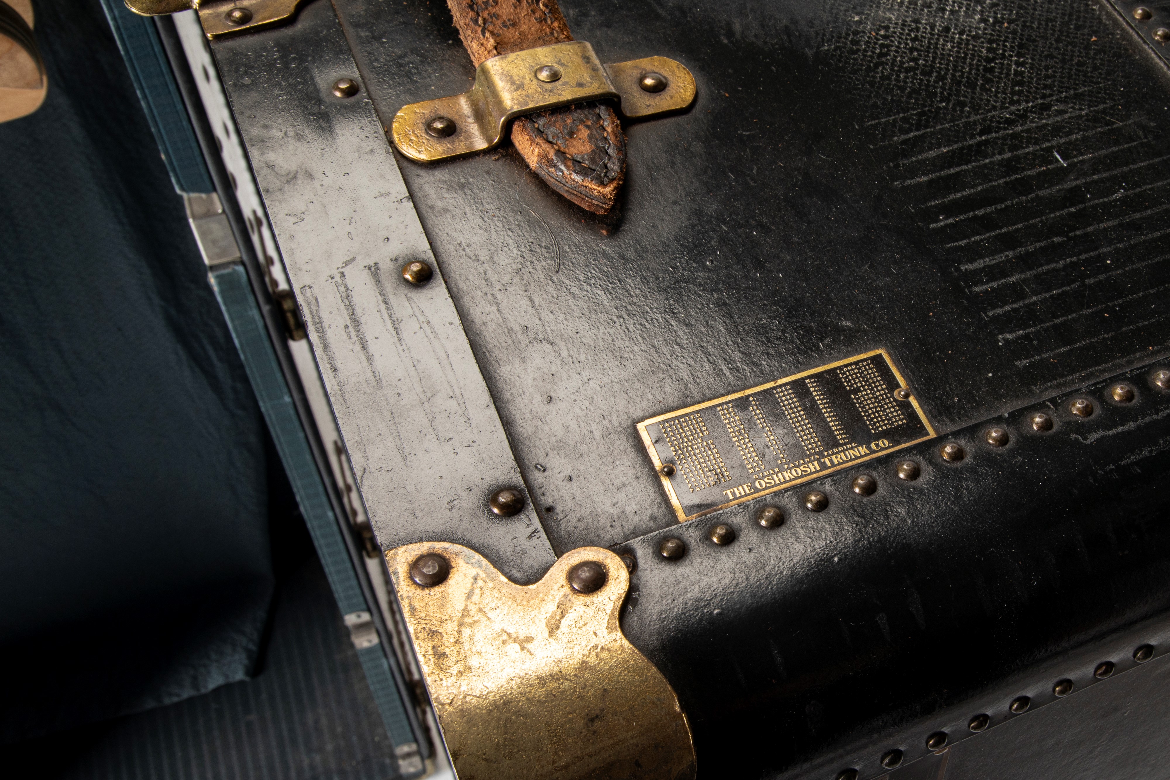 The Oshkosh Trunk Company. Baule Guardaroba da Viaggio. Inizio Secolo XX