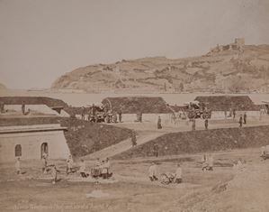 Vue de la batterie de Madjiankal&eacute; et d'Anatol Kavak