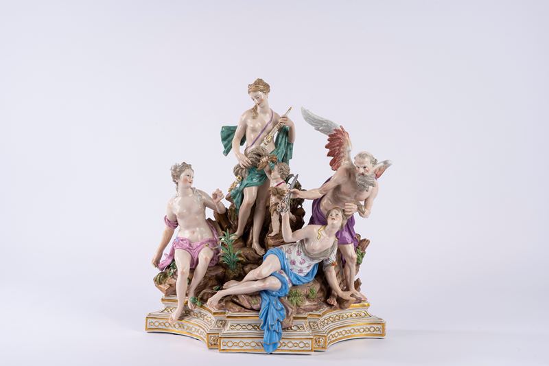 Gruppo in porcellana policroma raffigurante le Tre Parche con Saturno. Meissen, fine secolo XIX