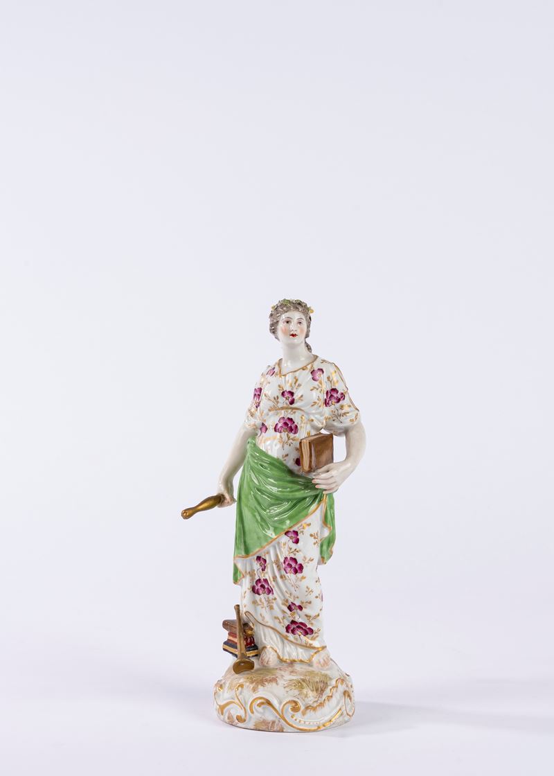 Figura in porcellana policroma raffigurante Clio. Manifattura di Meissen, secolo XIX.