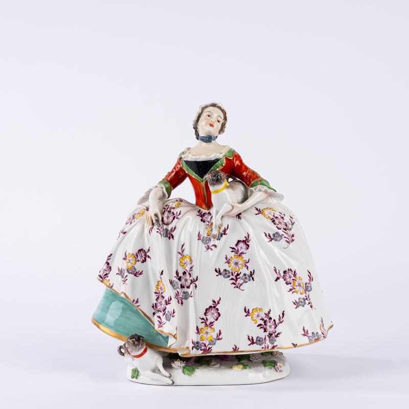 Figura in porcellana policroma raffigurante dama dell’Ordine del Carlino. Probabile manifattura t...