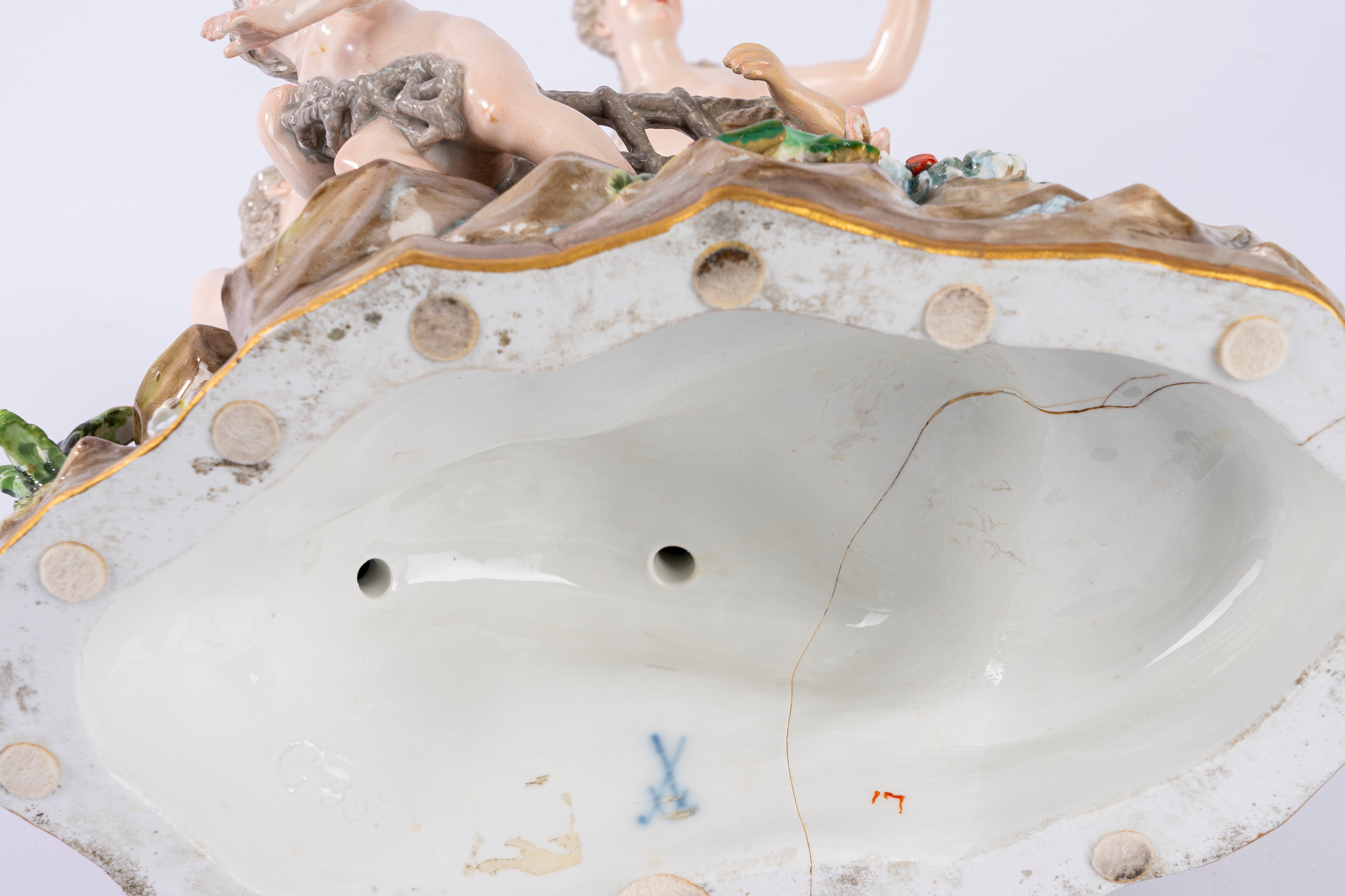 Gruppo in porcellana policroma raffigurante la Cattura di Tritone. Manifattura di Meissen, fine s...