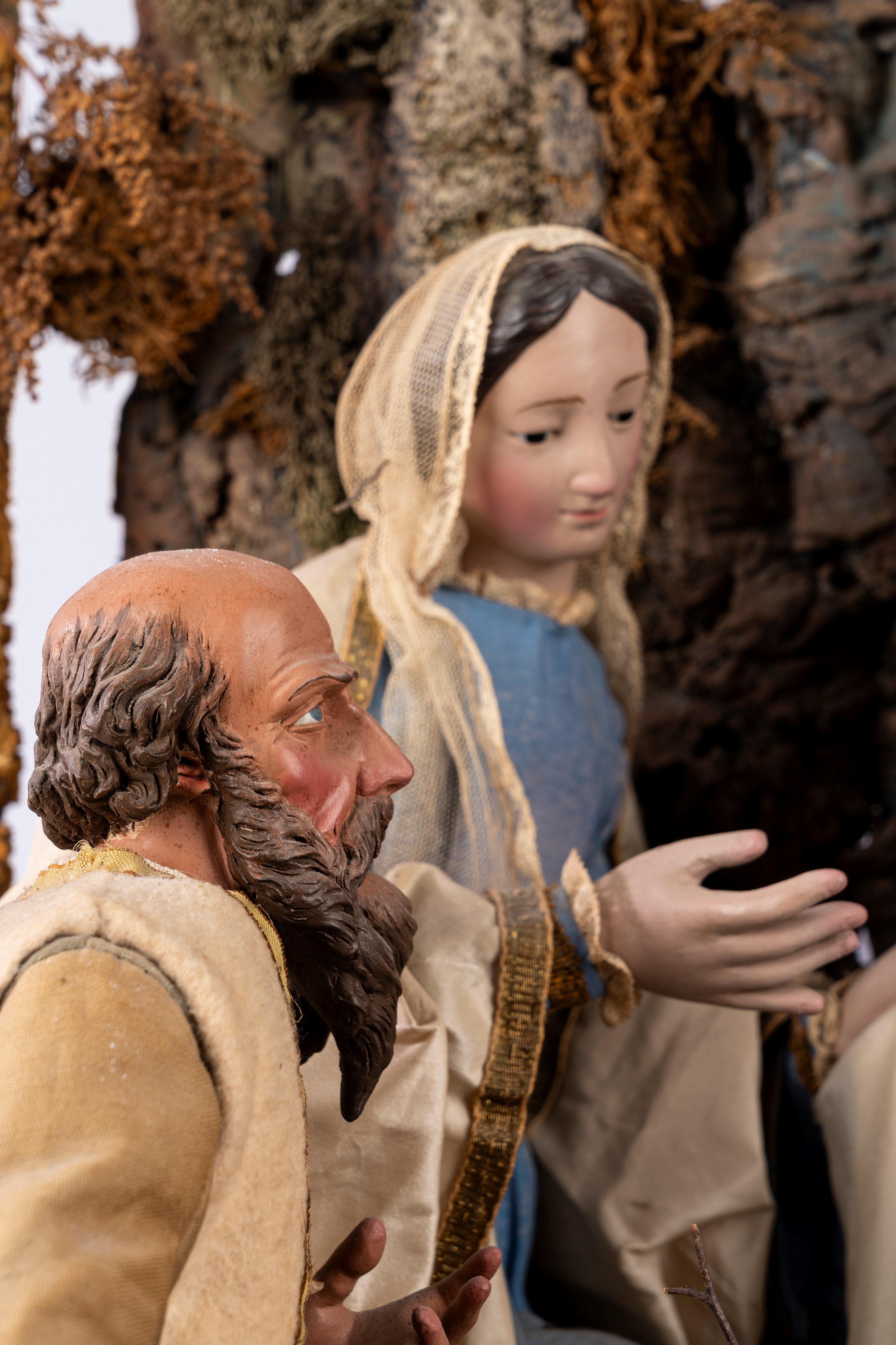 Presepe con la Natività, tre pastori e un angelo. Napoli, secolo XIX