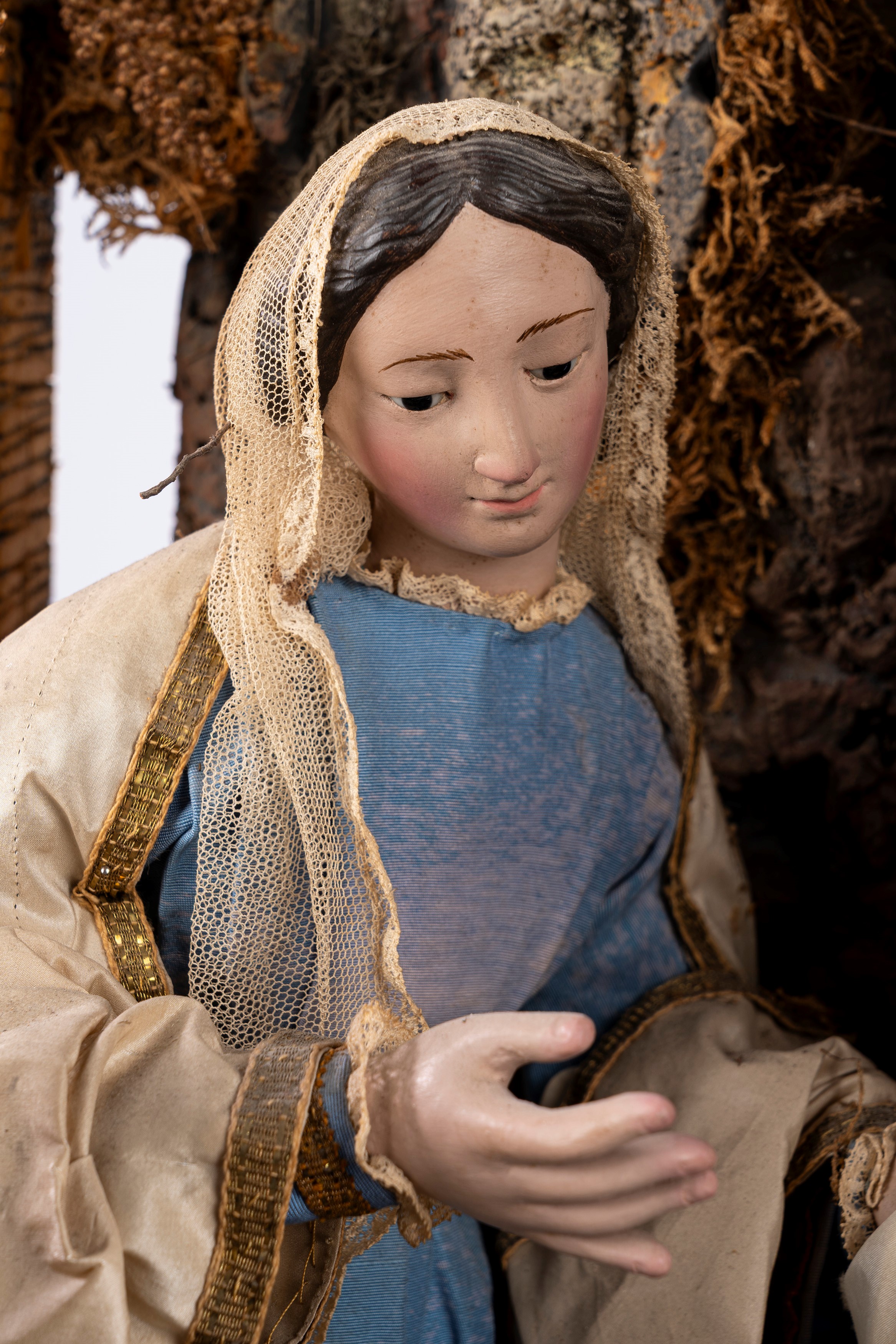 Presepe con la Natività, tre pastori e un angelo. Napoli, secolo XIX
