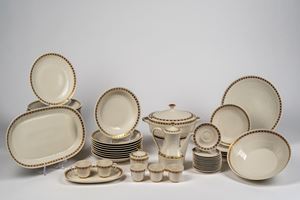 Cream-colored porcelain service with gold edge and ribbed frill, Bavaria, Johann Seltmann Vohenstrau&szlig;, 20th century