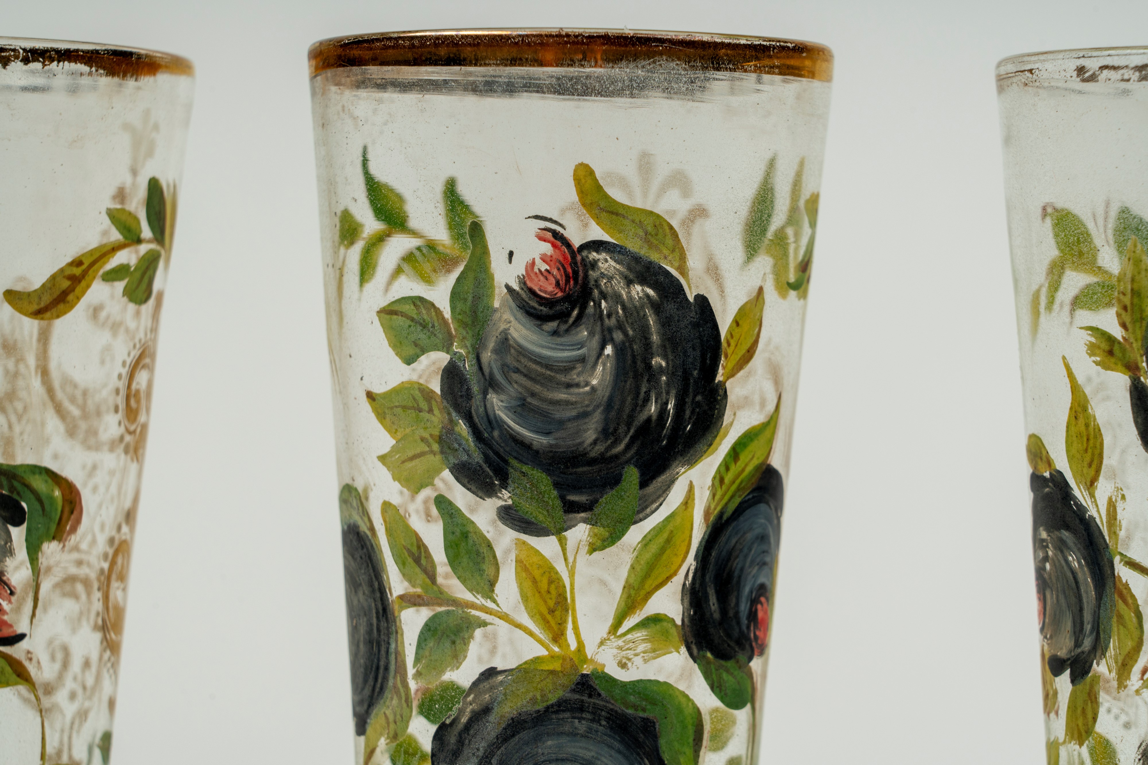 Sei Calici in Vetro di Murano Dipinto a Bouquet di Rose. Fine Secolo XIX