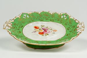 Alzata in porcellana policroma e dorata a bordo traforato, inizio secolo XIX